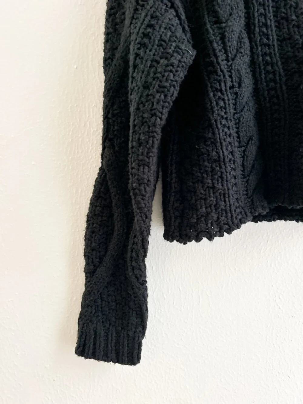 Free People Cutting Edge Cable Knit Cropped Sweater 100% Cotton in Black Size XS
